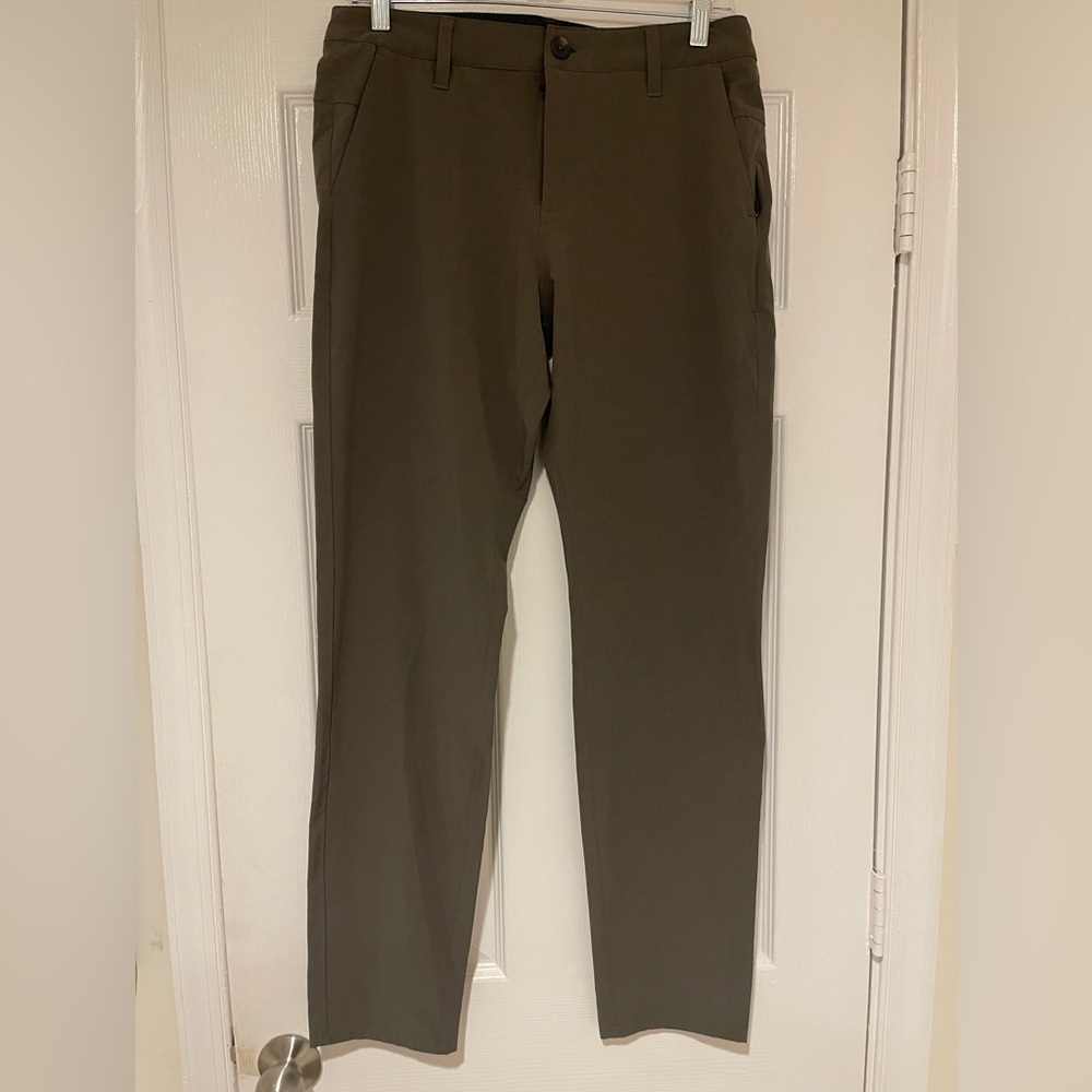 Men’s Vuori Aim Performance V431 Casual Stretch Pants Warm Gray Size 30 x 31